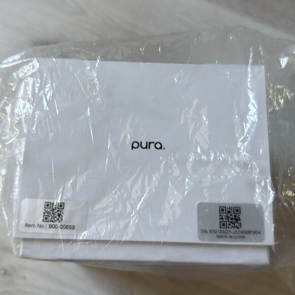 Pura Car Fragrance Diffuser In Black for use with App NWT In Package - Picture 7 of 7